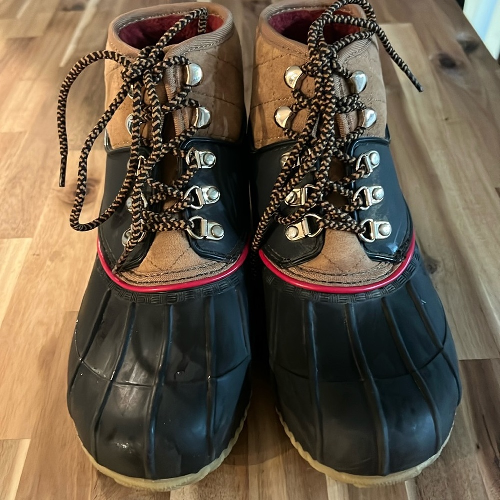 Woman’s Tommy Hilfiger boots